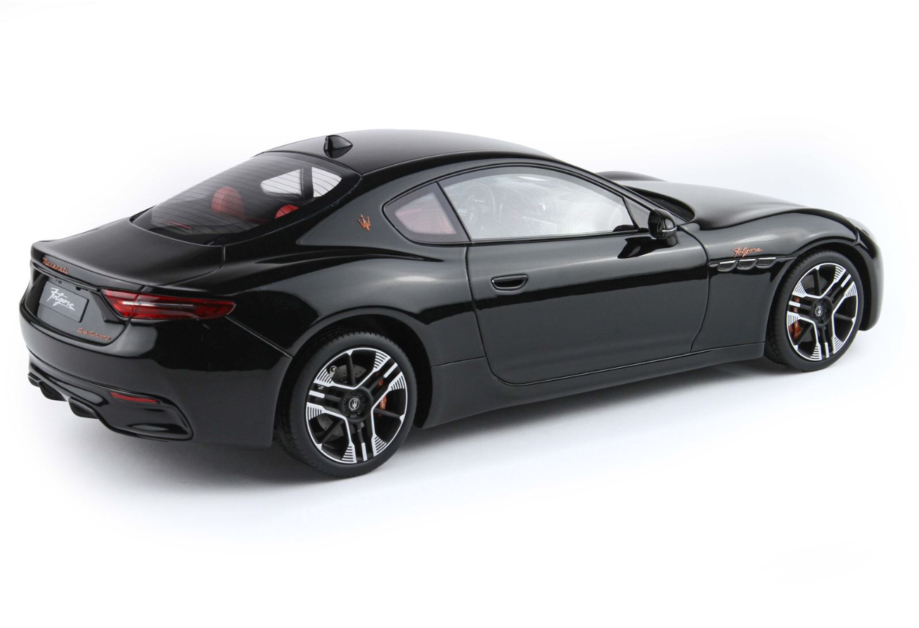 BBR Models 1:18 Maserati Granturismo Folgore 2023 (NERO ASSOLUTO)