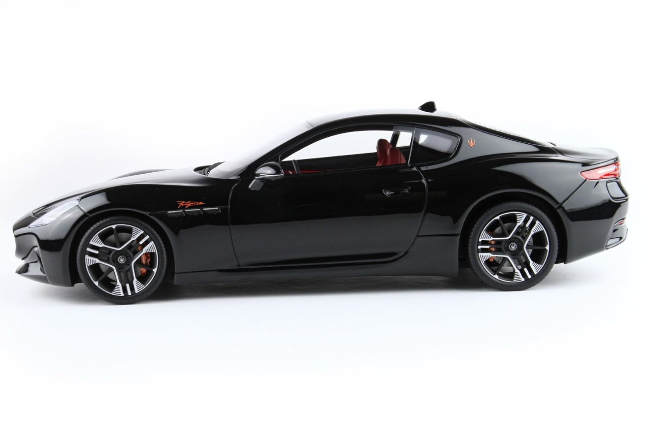 BBR Models 1:18 Maserati Granturismo Folgore 2023 (NERO ASSOLUTO)