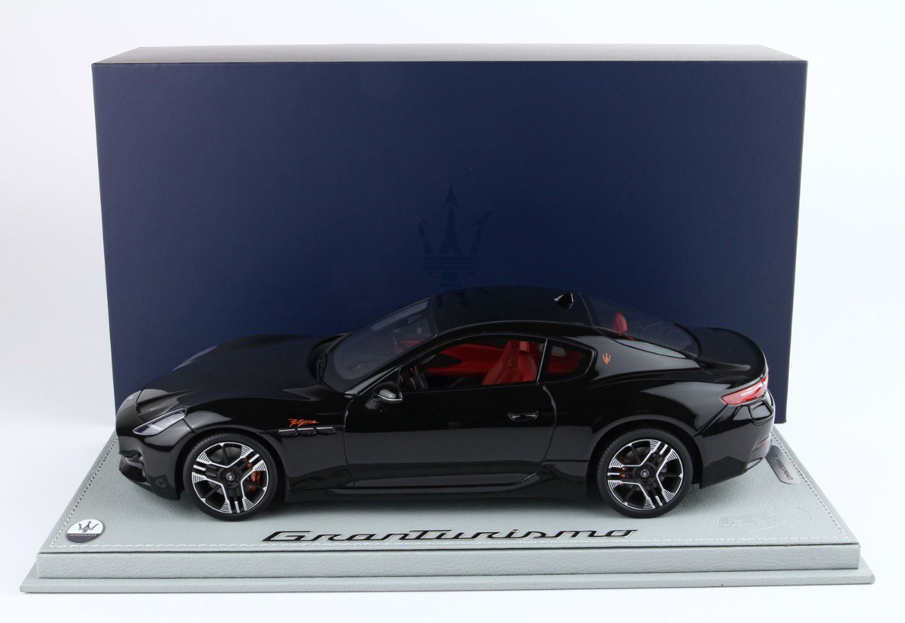 BBR Models 1:18 Maserati Granturismo Folgore 2023 (NERO ASSOLUTO)