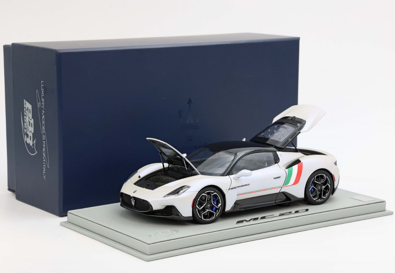 BBR 1:18 Maserati MC20 'OPEN' White Audace - Italian Flag