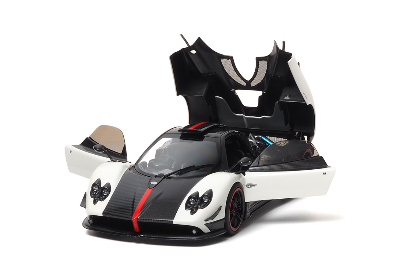 BBR 1:18 Pagani Zonda Cinque Coupe 'Bianco Benny RHD'