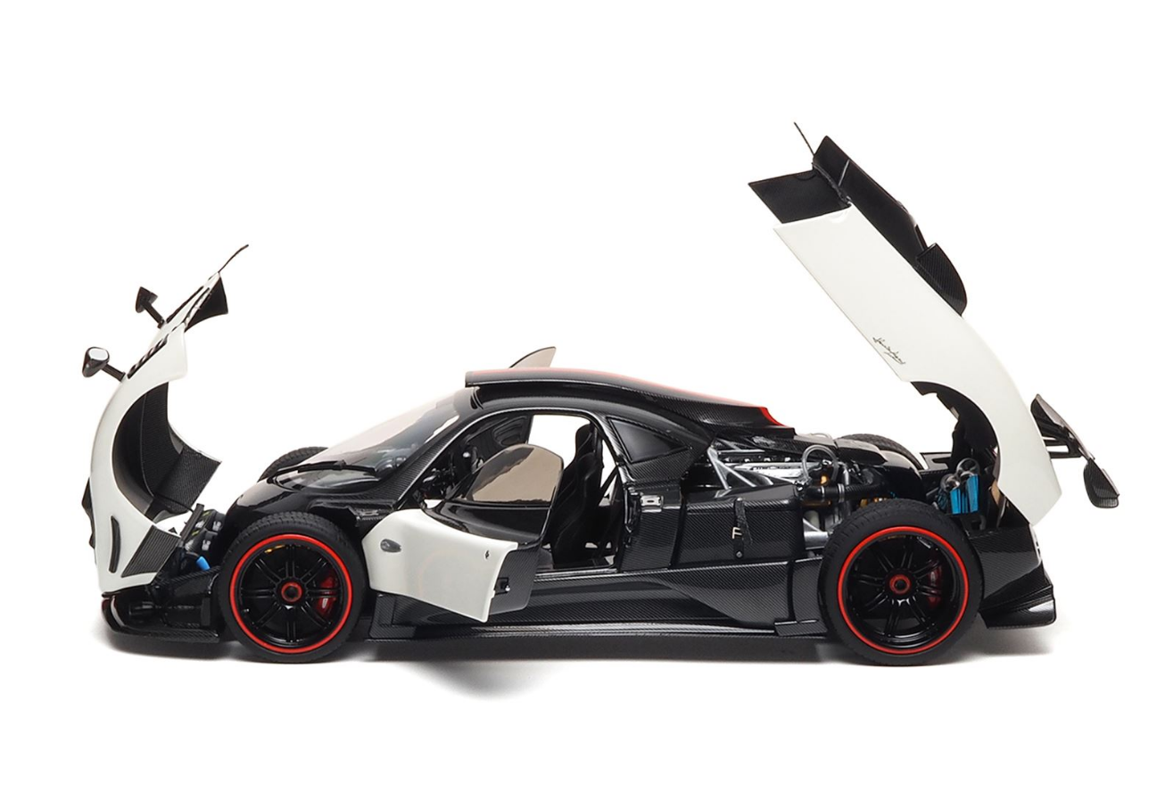BBR 1:18 Pagani Zonda Cinque Coupe 'Bianco Benny RHD'
