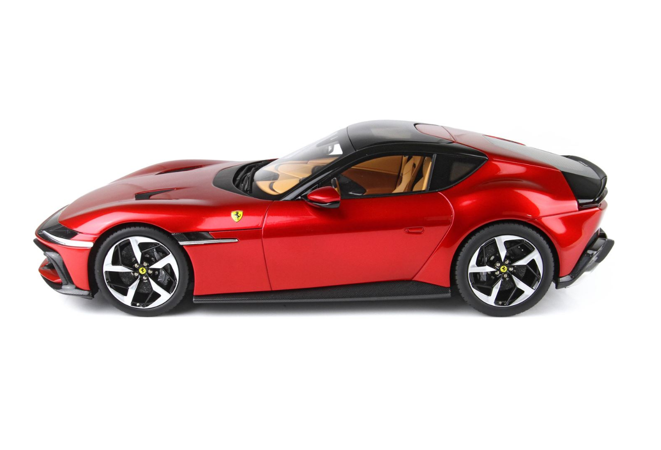 BBR 1:18 Ferrari 12Cilindri (Panoramic roof) - Rosso Fuoco