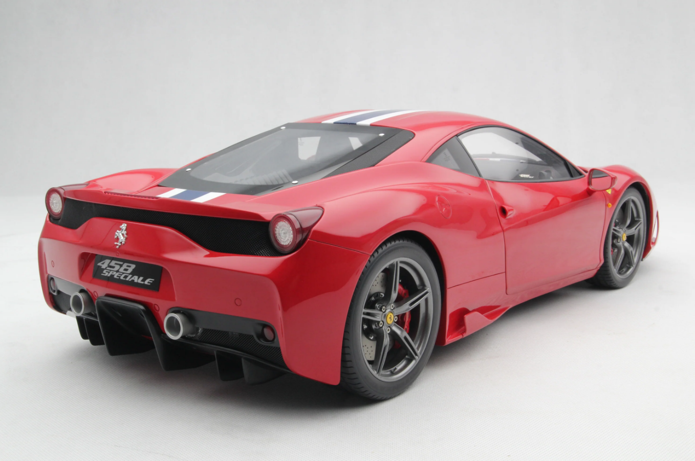 Amalgam 1:8 Ferrari 458 Speciale