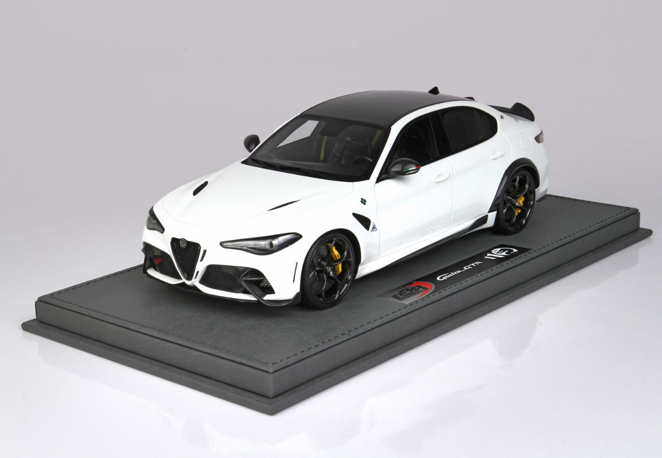 BBR 1:18 Alfa Romeo Giulia GTAM Bianco Trofeo