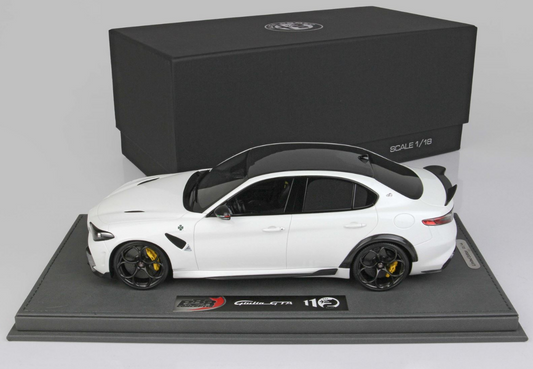 BBR 1:18 Alfa Romeo Giulia GTAM Bianco Trofeo