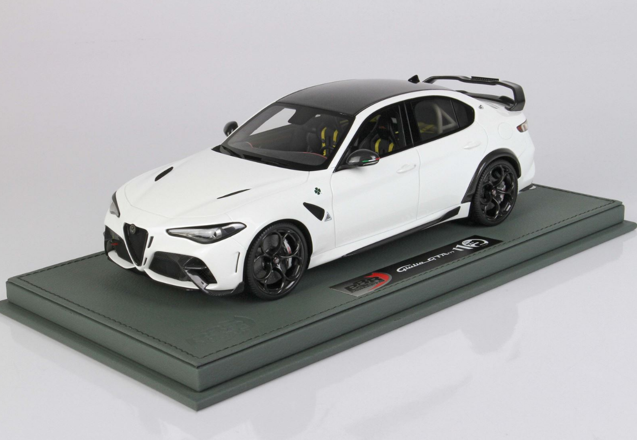 BBR 1:18 Alfa Romeo Giulia GTAM Bianco Trofeo