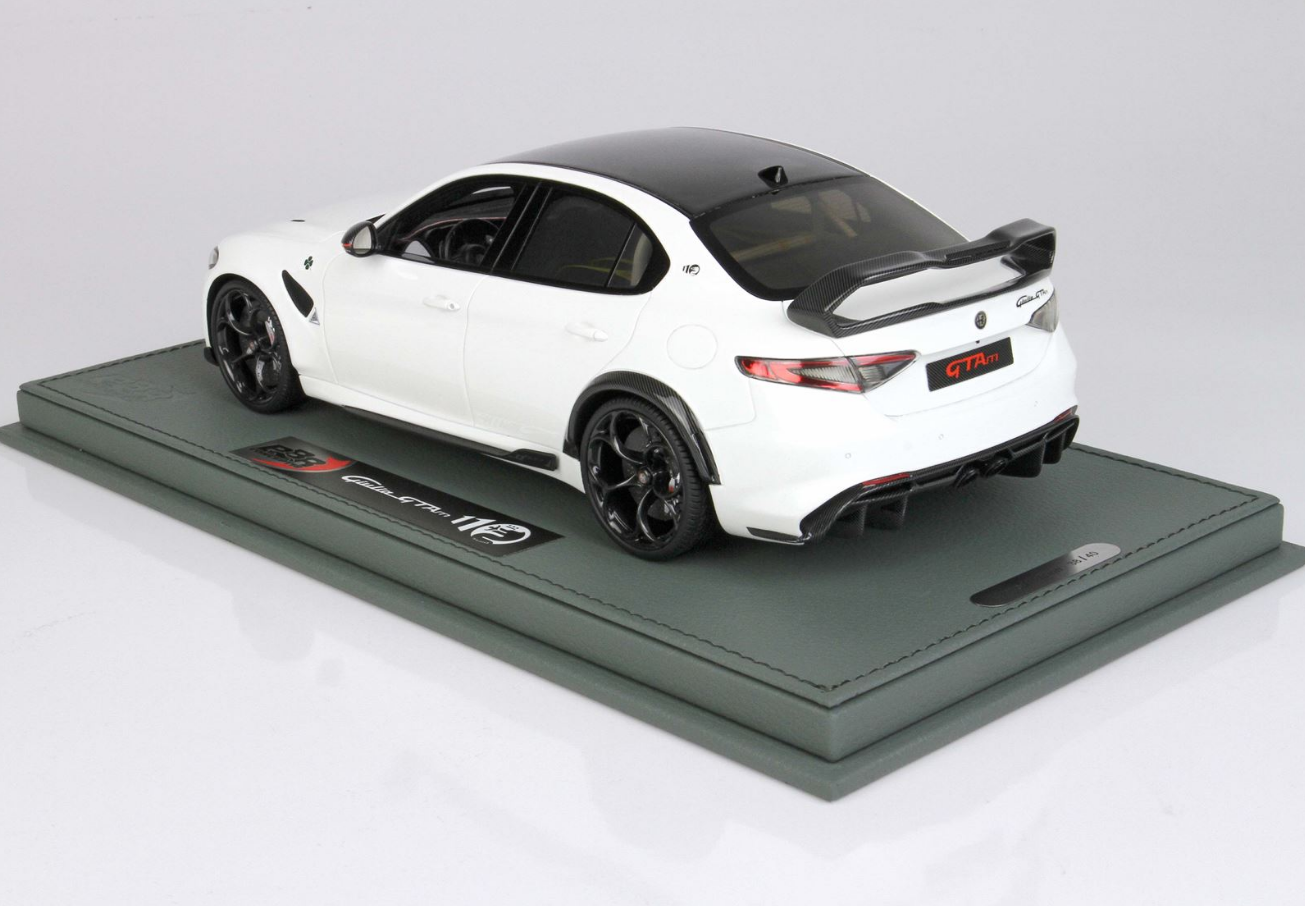 BBR 1:18 Alfa Romeo Giulia GTAM Bianco Trofeo