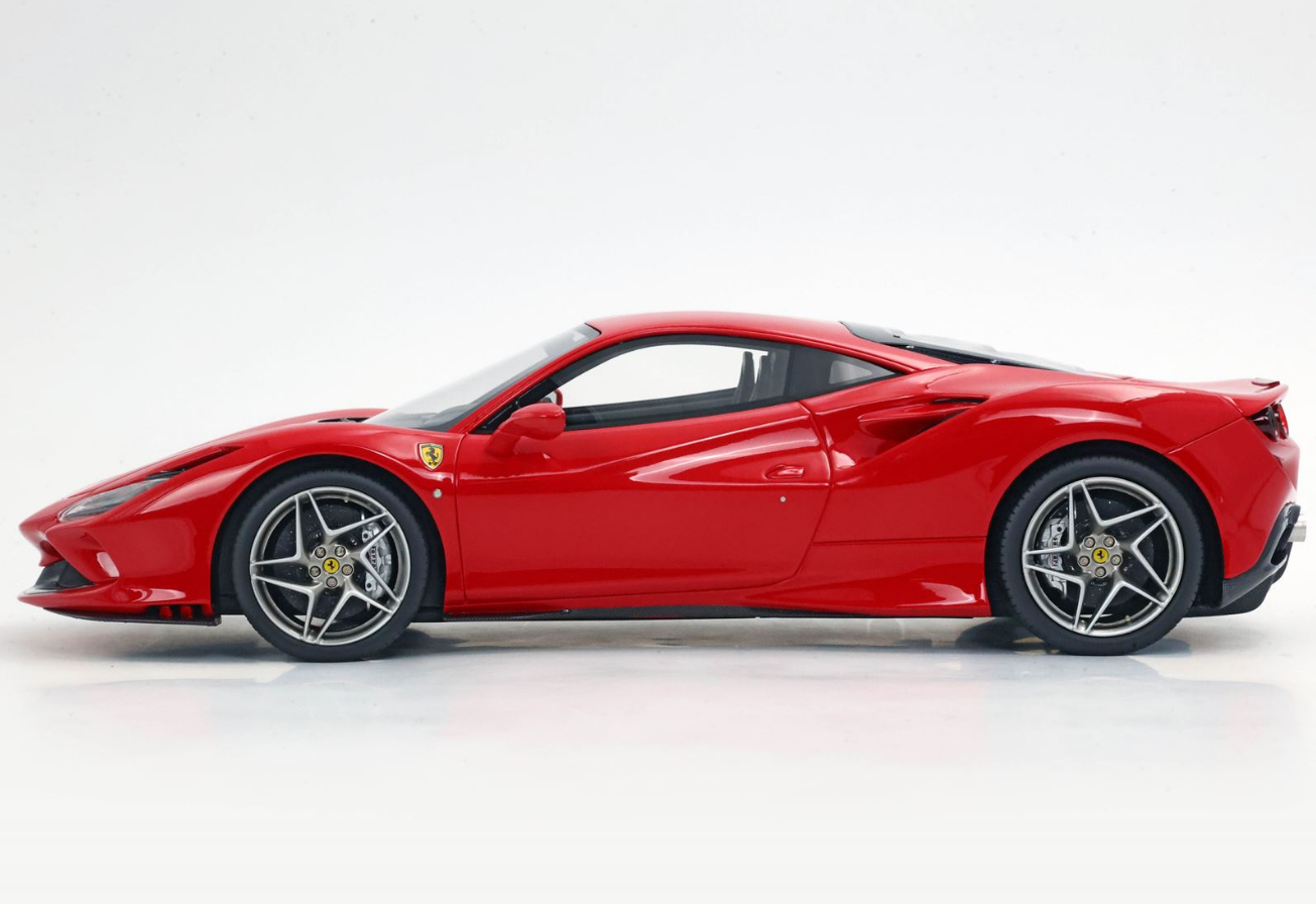 BBR 1:18 Ferrari F8 Tributo (Rosso Corsa 322)
