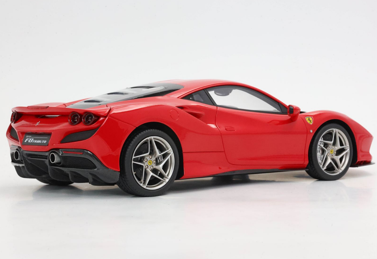BBR 1:18 Ferrari F8 Tributo (Rosso Corsa 322)