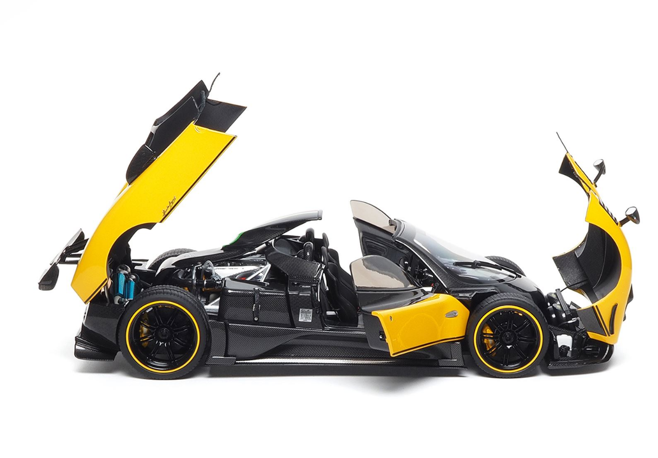 BBR 1:18 Pagani Zonda Cinque (Giallo Ginevra)