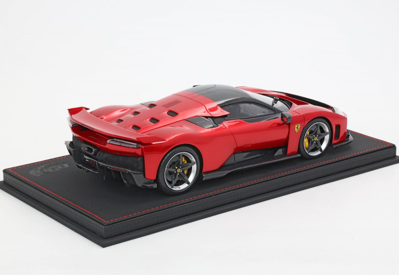 BBR 1:18 Ferrari F80 (Carbon Options) Rosso Supercar - bicolor wheels silver and carbon