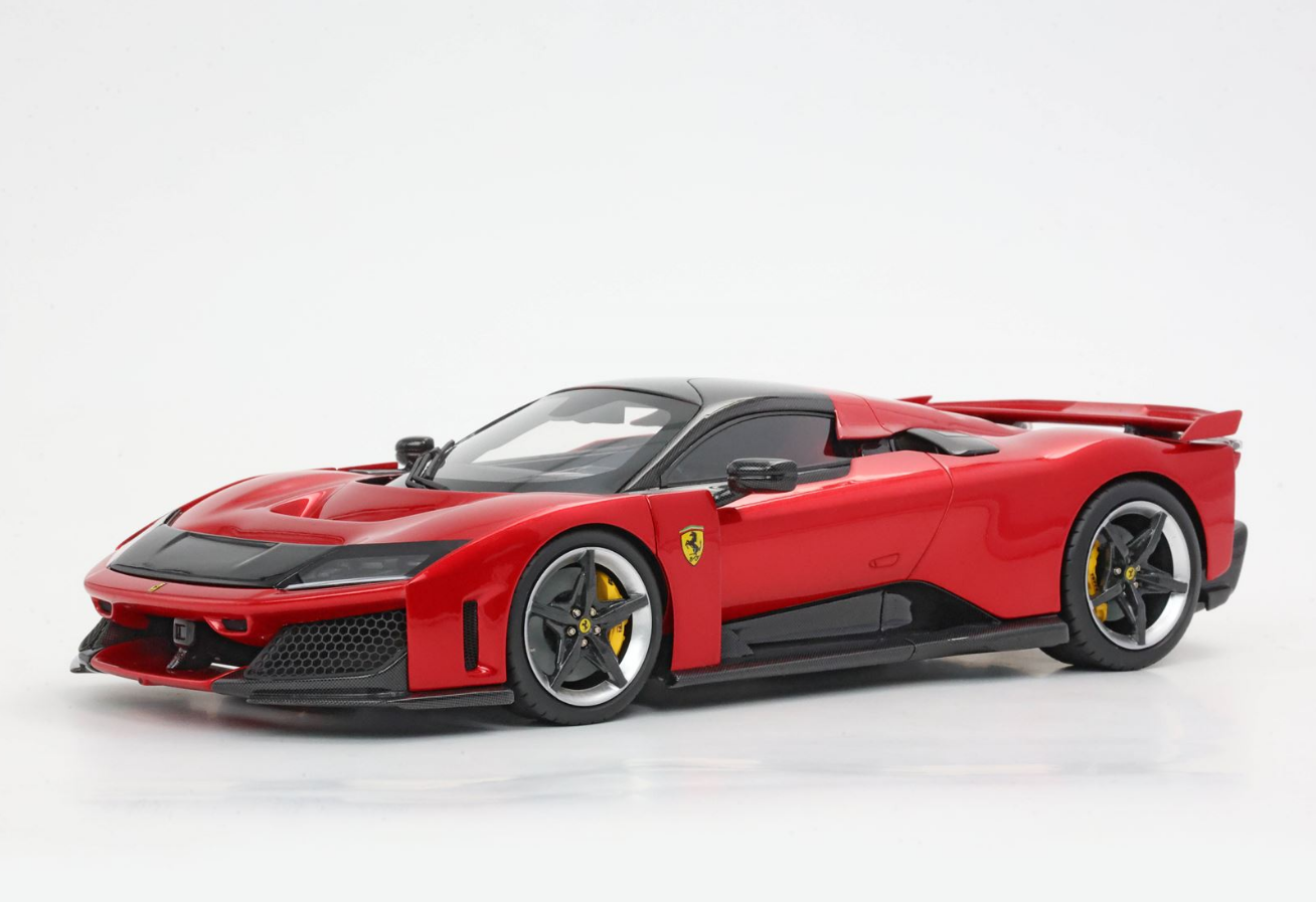 BBR 1:18 Ferrari F80 (Carbon Options) Rosso Supercar - bicolor wheels silver and carbon