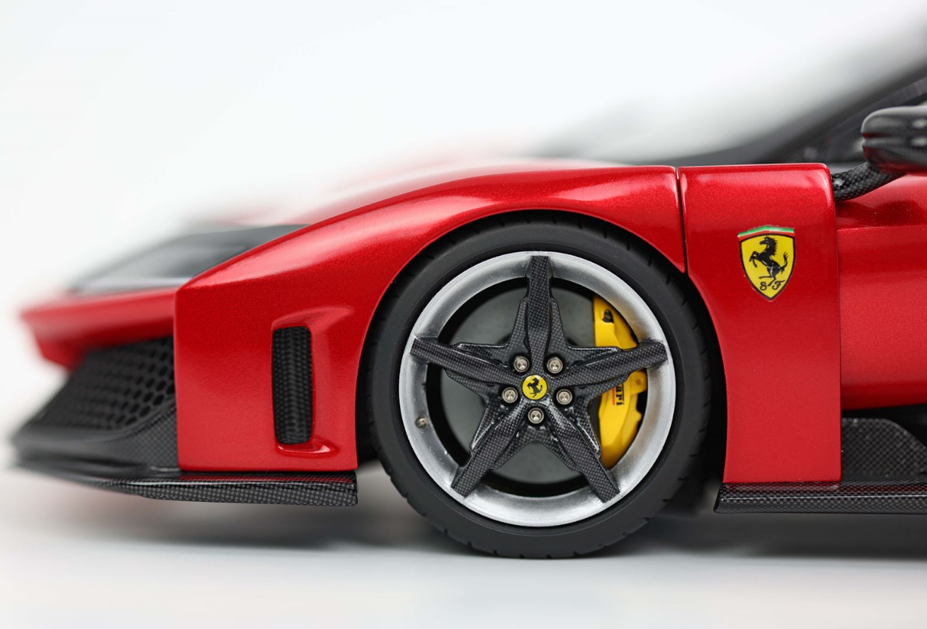 BBR 1:18 Ferrari F80 (Carbon Options) Rosso Supercar - bicolor wheels silver and carbon