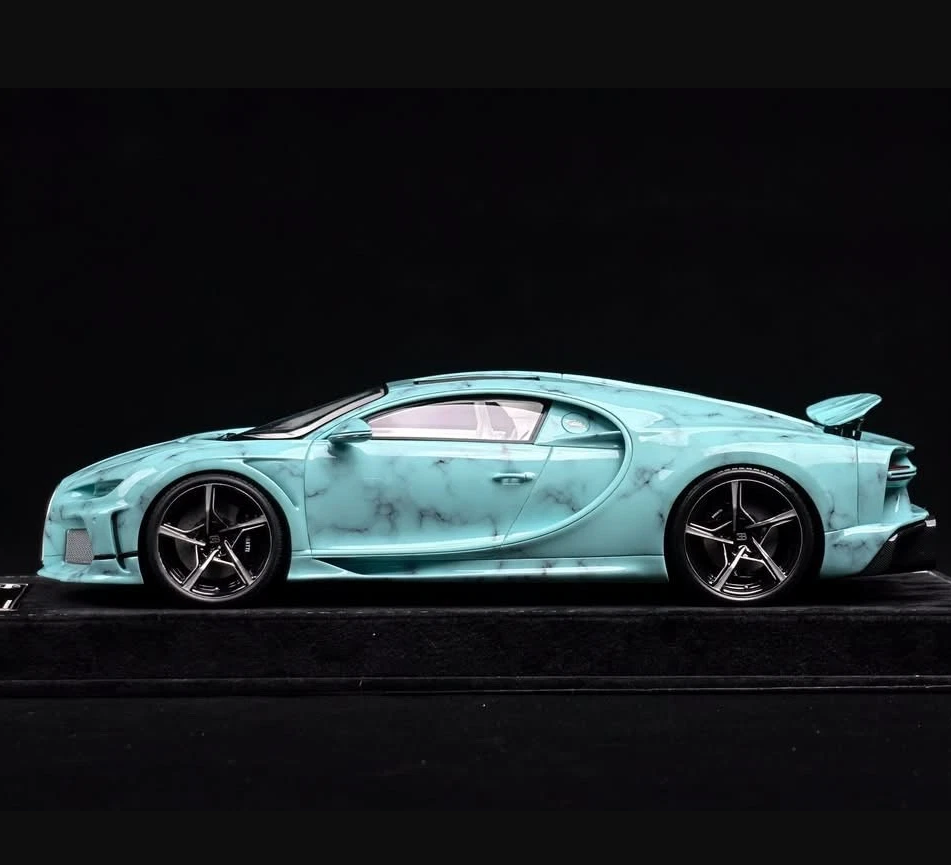 Henson & Heaven 1:18 Bugatti Chiron Super Sport (Tiffany Griotte)