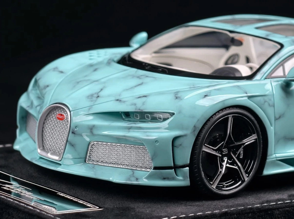 Henson & Heaven 1:18 Bugatti Chiron Super Sport (Tiffany Griotte)