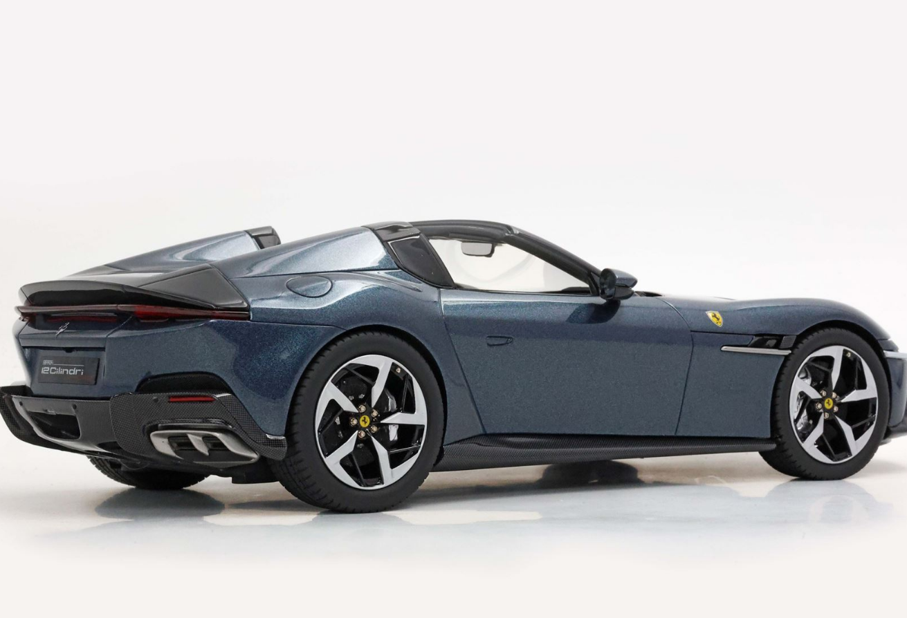 BBR 1:18 Ferrari 12Cilindri Spider (Roma Blue)