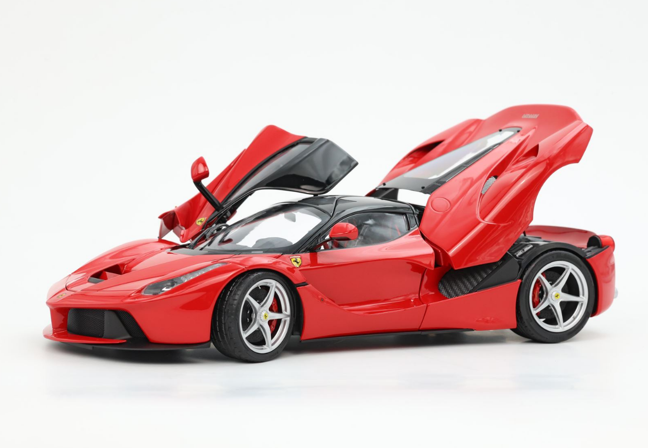 BBR 1:18 Ferrari Laferrari (Rosso Corsa 322 - 4 point safety belt) SPECIAL COFFRET