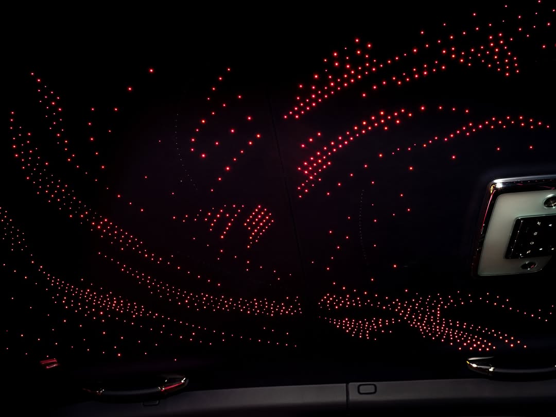 PREORDER Henson & Heaven 1:18 Rolls-Royce Cullinan Black Badge Series II - Danqian Pink