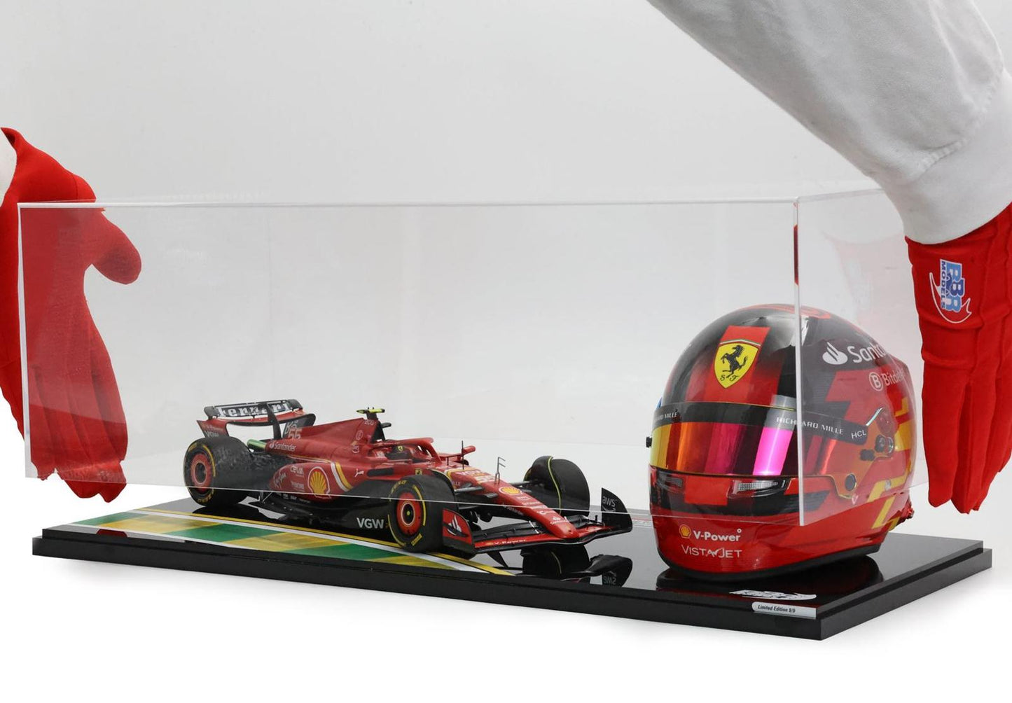 BBR 1:18 Ferrari SF24 Australian GP 2024 - Sainz (DIECAST MODEL AND HELMET)