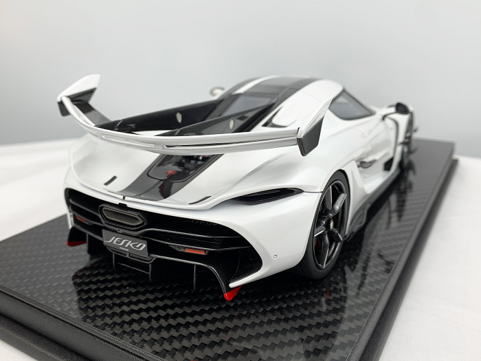 Frontiart 1:18 Koenigsegg Jesko (Crystal White)