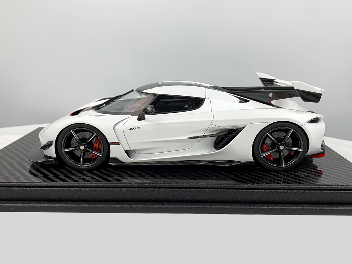 Frontiart 1:18 Koenigsegg Jesko (Crystal White)