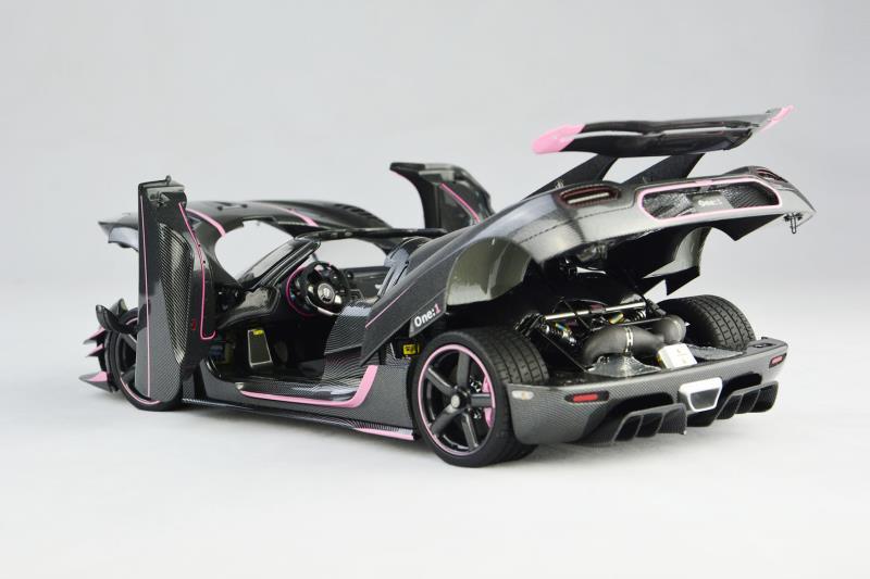 Frontiart 1:8 Koenigsegg One:1 JC (Carbon/Pink)