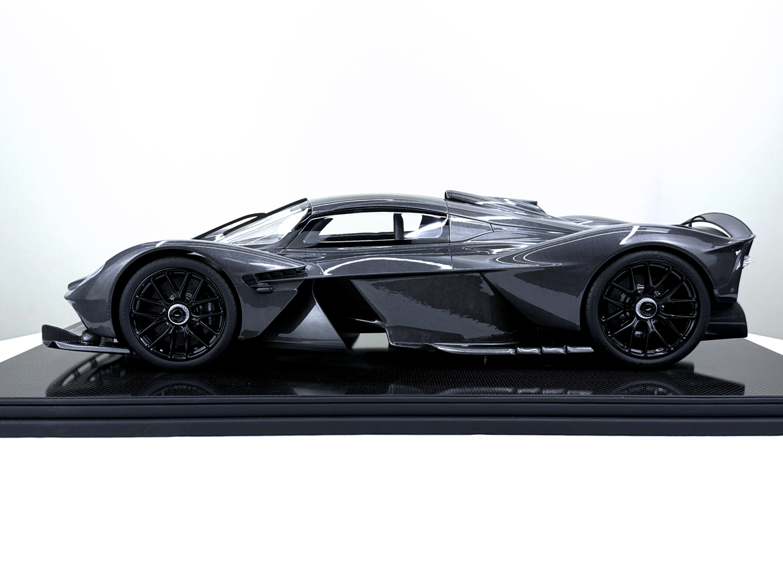 Frontiart 1:8 Aston Martin Valkyrie (Full Carbon)