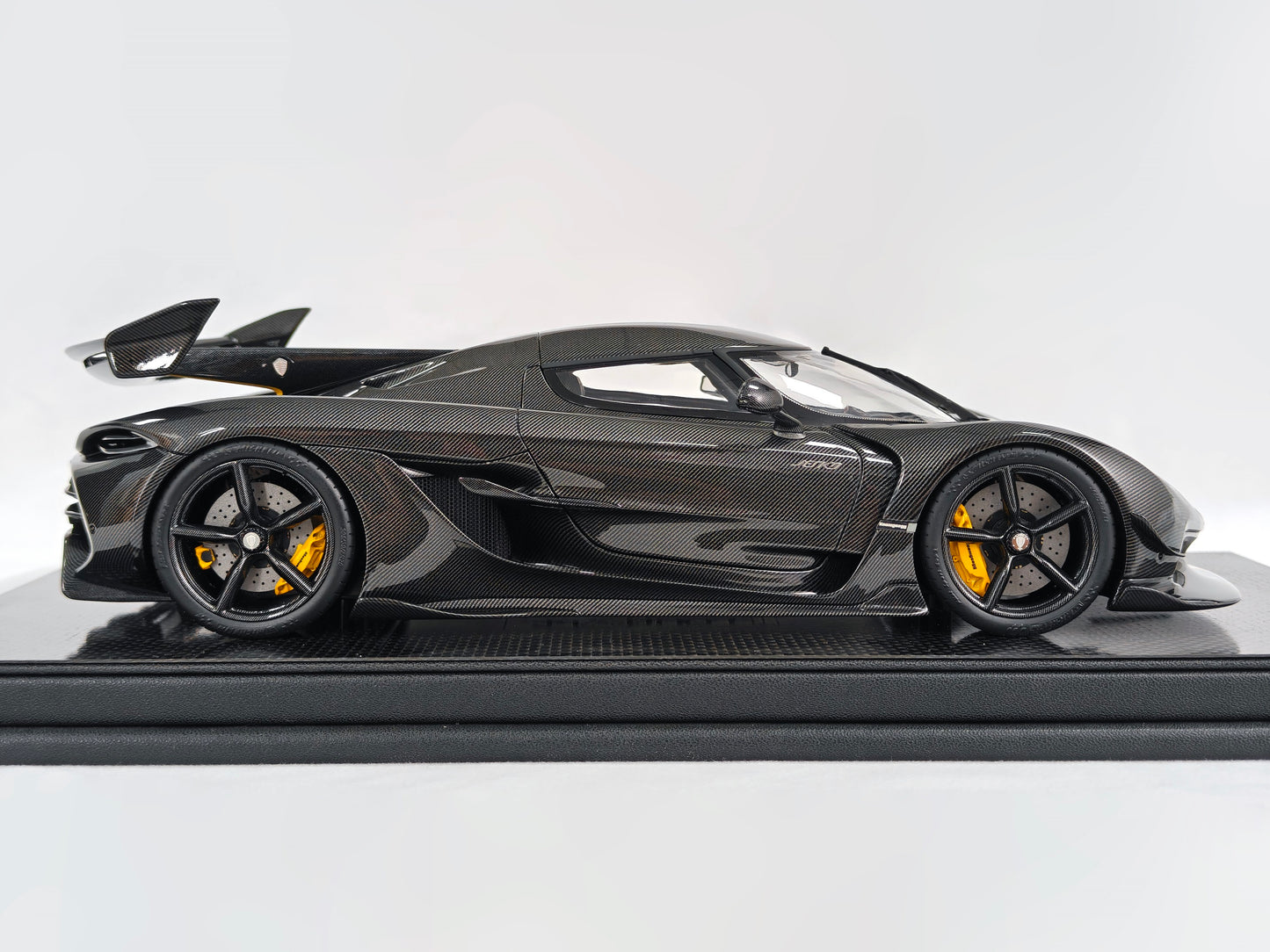 Frontiart 1:18 Koenigsegg Jesko (Clear Carbon Fiber)