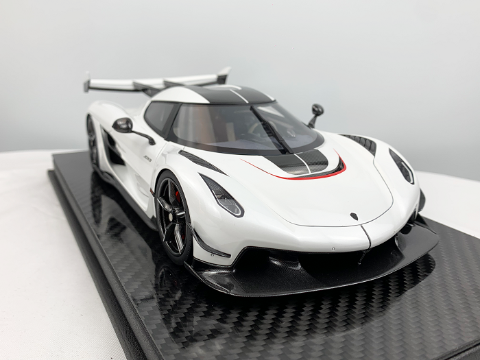 Frontiart 1:18 Koenigsegg Jesko (Crystal White)
