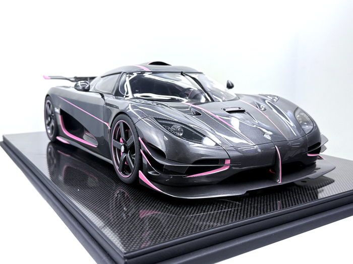 Frontiart 1:8 Koenigsegg One:1 JC (Carbon/Pink)
