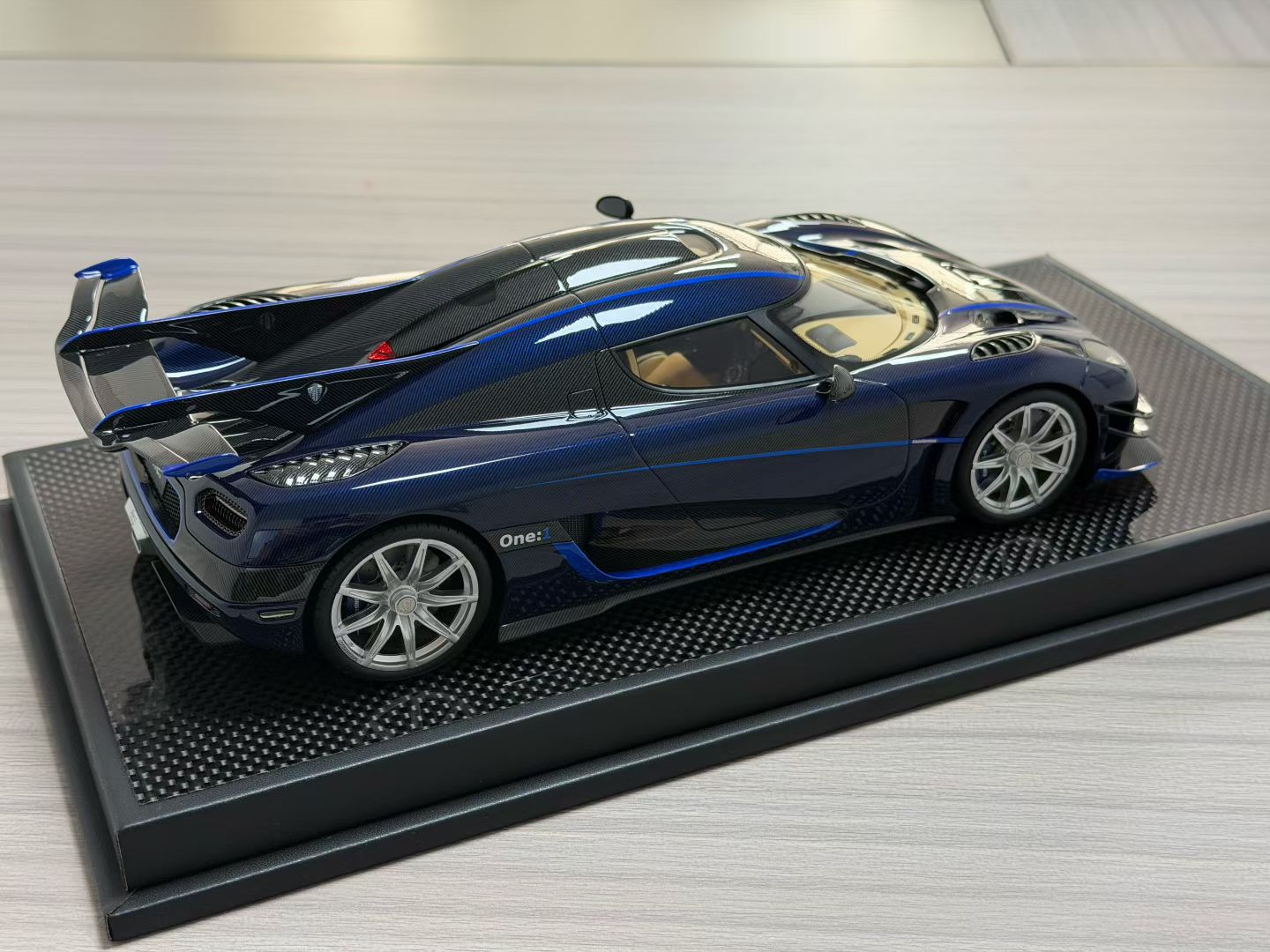 VMB 1:18 Koenigsegg One:1 (Blue Carbon + Star Wheel)