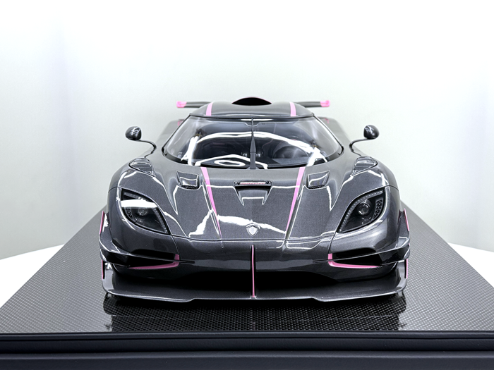 Frontiart 1:8 Koenigsegg One:1 JC (Carbon/Pink)