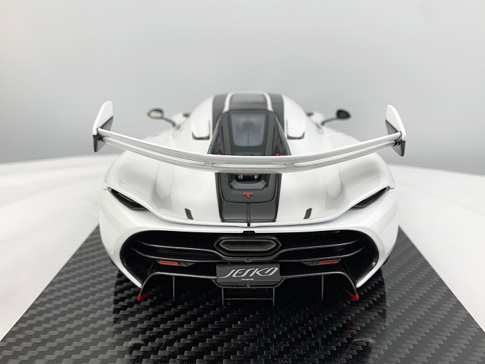 Frontiart 1:18 Koenigsegg Jesko (Crystal White)
