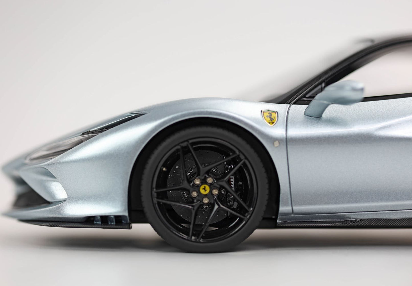 BBR 1:18 Ferrari F8 Tributo (Grigio Titanio/Grigio Medio Roof)