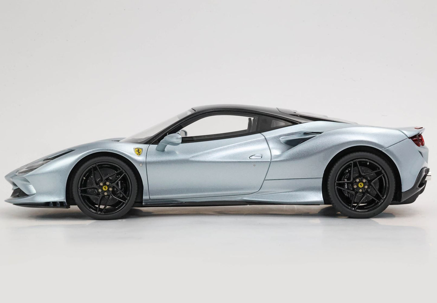 BBR 1:18 Ferrari F8 Tributo (Grigio Titanio/Grigio Medio Roof)