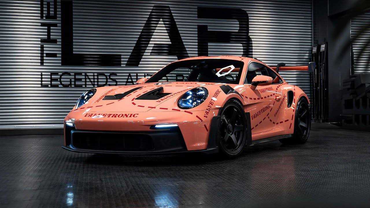 PREORDER 1:18 Porsche 992 GT3 RS Weissach Package 'Pink Pig'