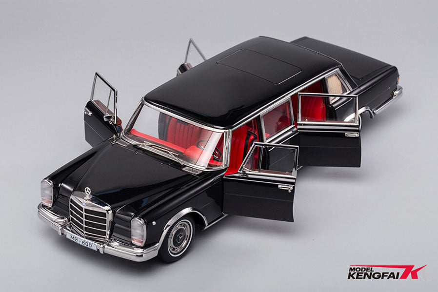 Kengfai 1:18 Mercedes-Benz Pullman (Black)