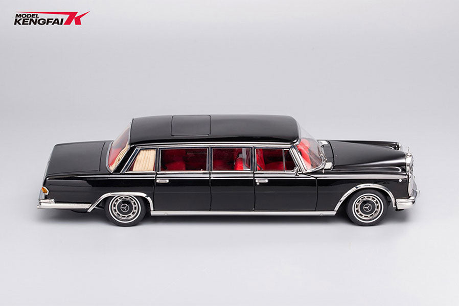 Kengfai 1:18 Mercedes-Benz Pullman (Black)