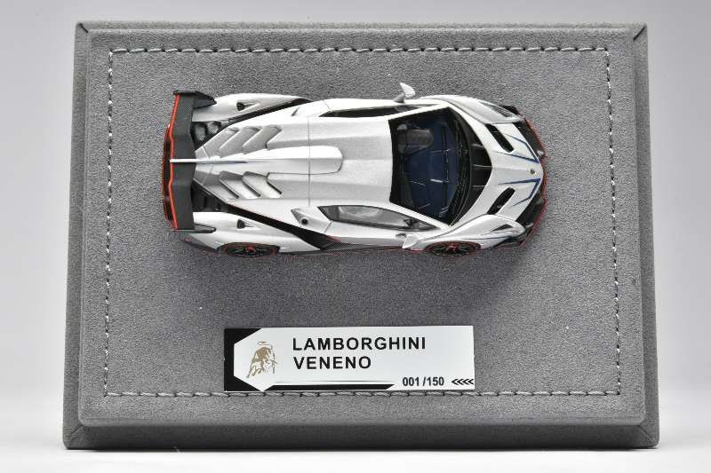 Pantheon Models 1:64 Lamborghini Veneno LP750-4 (Matte Grey/Red)