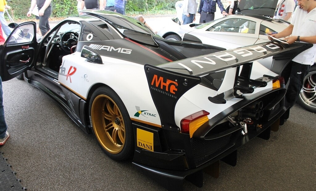 PREORDER HH Model 1:18 Pagani Zonda R (White w/ Black Carbon)