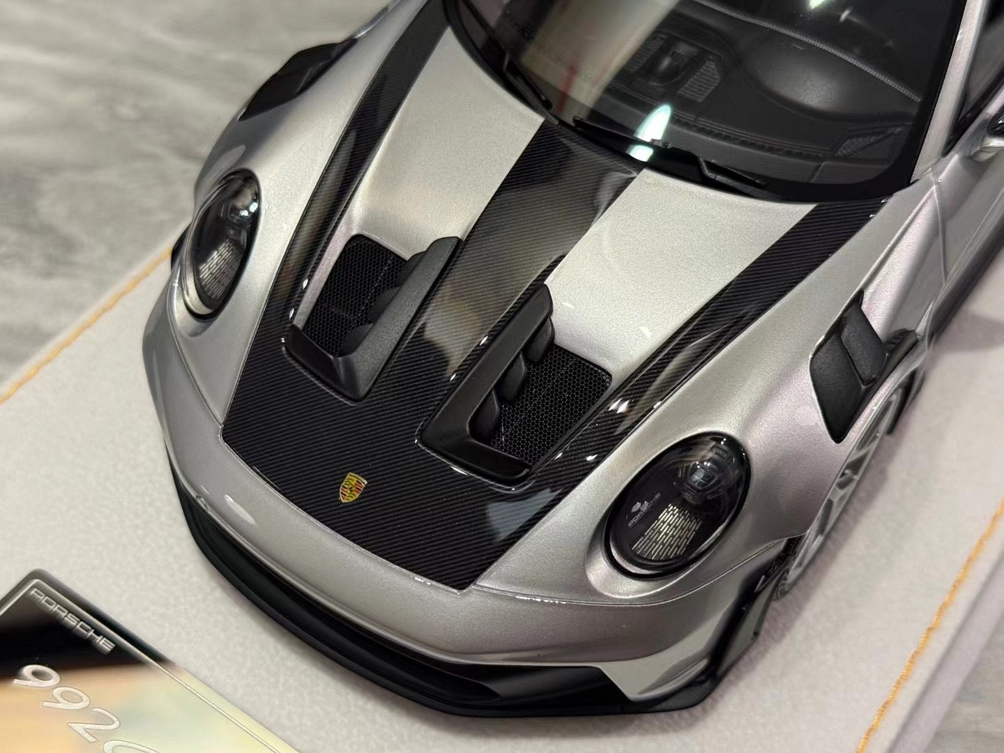 Henson & Heaven 1:18 Porsche 911 992 GT3 RS