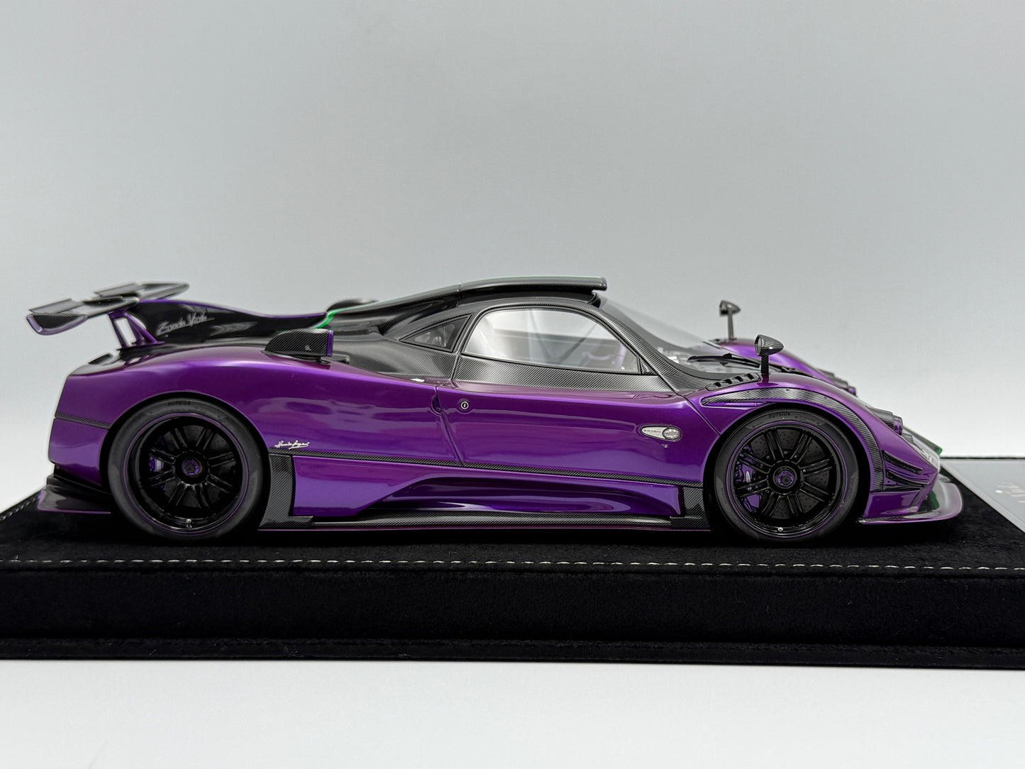 Henson & Heaven 1:18 Pagani Zonda 760 Viola