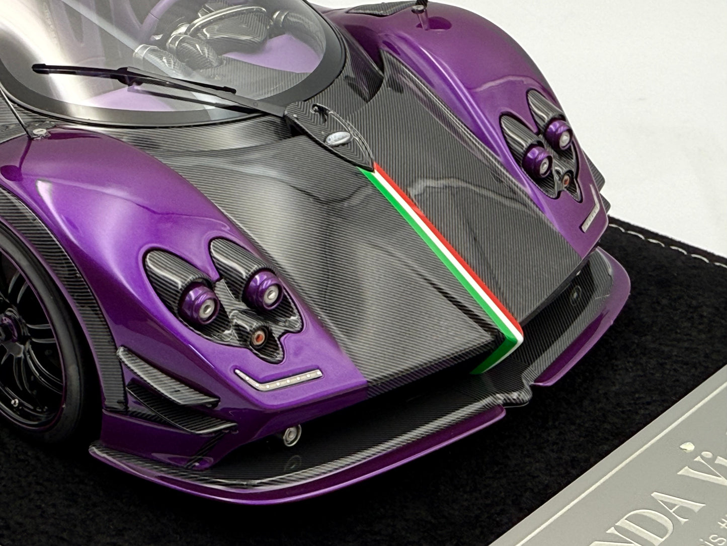 Henson & Heaven 1:18 Pagani Zonda 760 Viola
