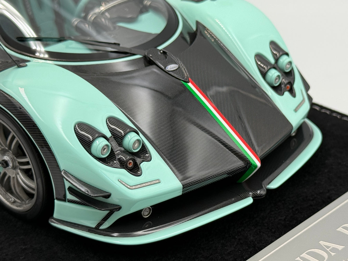 Henson & Heaven 1:18 Pagani Zonda 760 RSJX