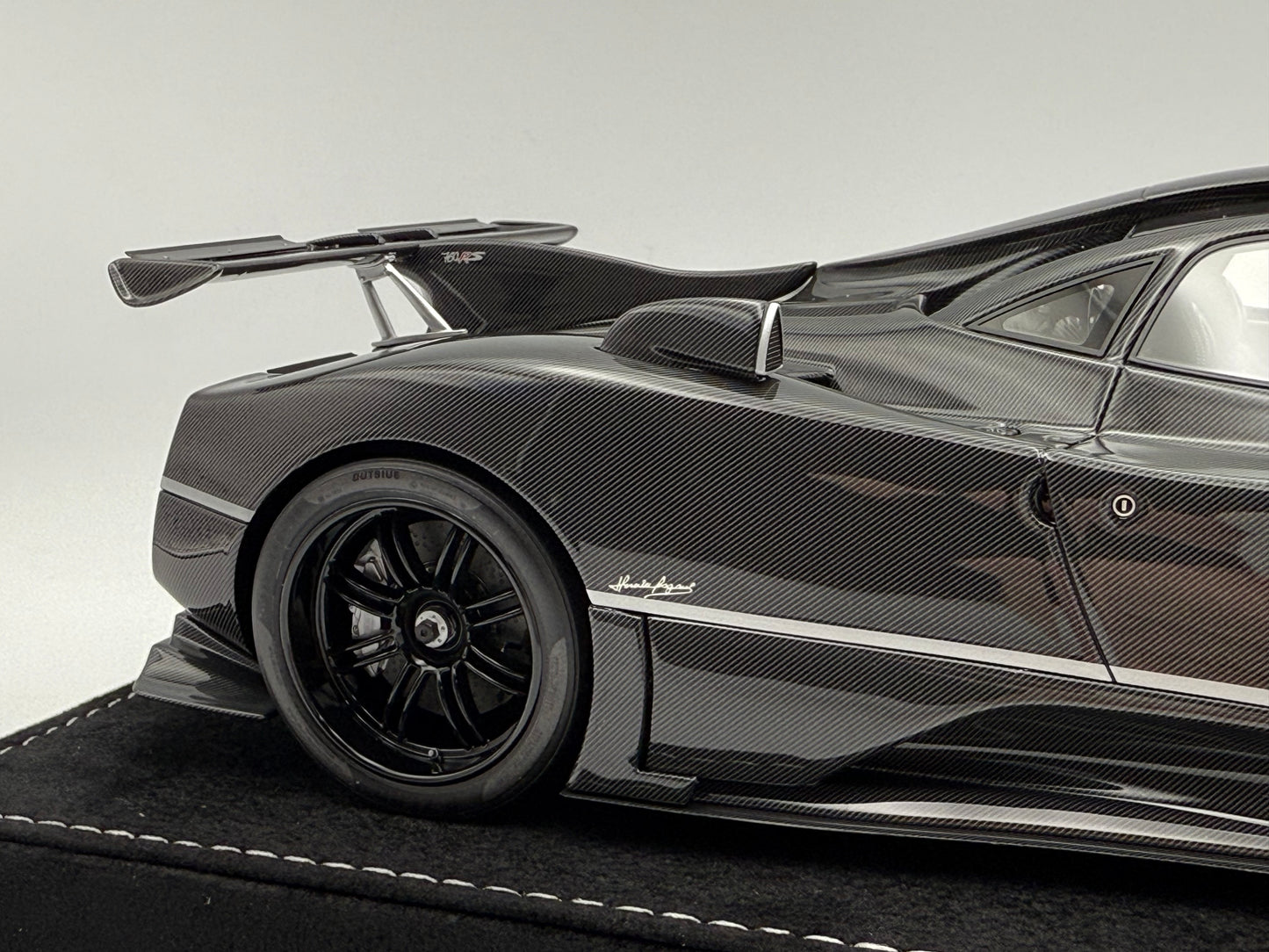 Henson & Heaven 1:18 Pagani Zonda 760RS