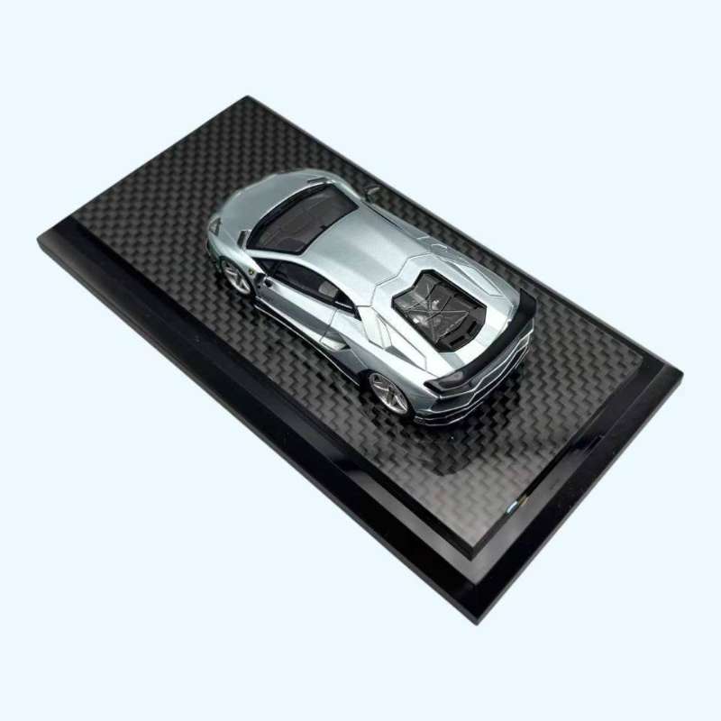 PREORDER YM Model 1:64 Lamborghini Aventador S ‘Rowen’ (Ice Blue)