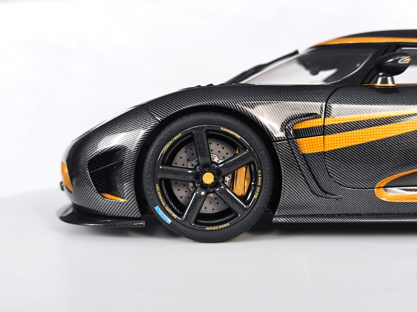 [PRE-ORDER] Frontiart 1:18 Koenigsegg Agera S Hundra