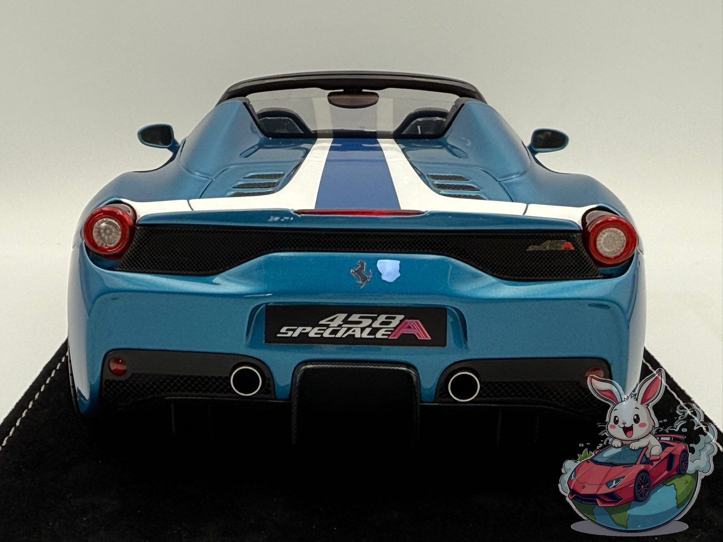 HH Model 1:18 Ferrari 458 Speciale Aperta (Artemis Green - Gold Wheels)