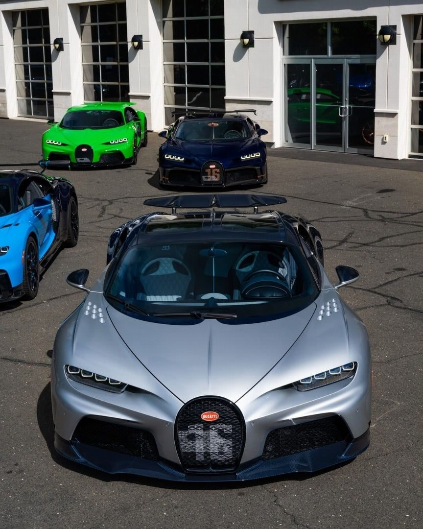 PREORDER 1:18  Bugatti Chiron Super Sport (Royal Blue Carbon Fiber/Argent)